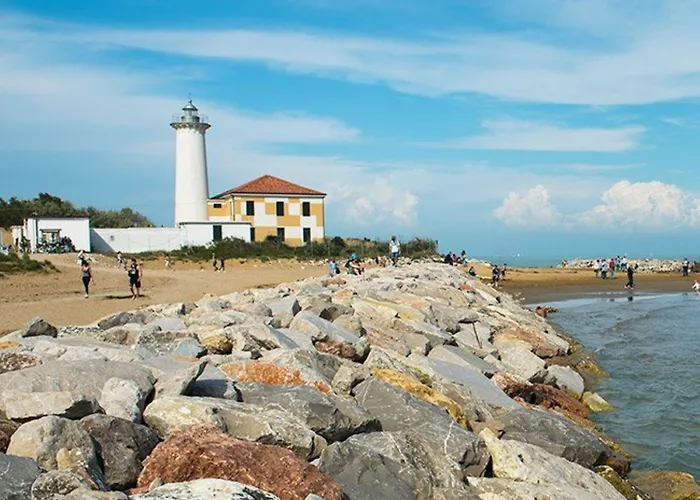 Coastal Escape - Modern Flat With Wi-fi