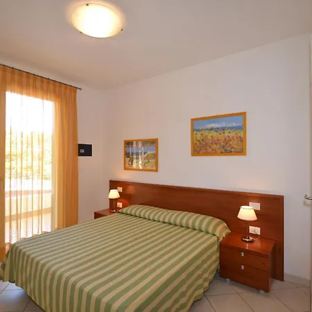 Coastal Escape - Modern Flat With Wi-fi 公寓