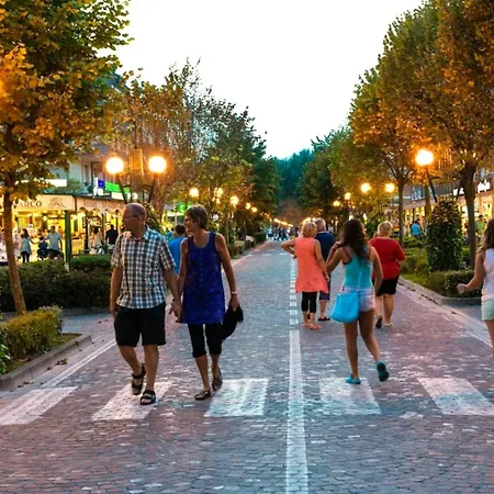 Coastal Escape - Modern Flat With Wi-fi 公寓 比比翁