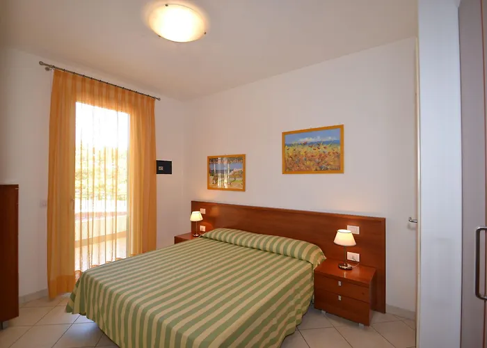 Coastal Escape - Modern Flat With Wi-fi